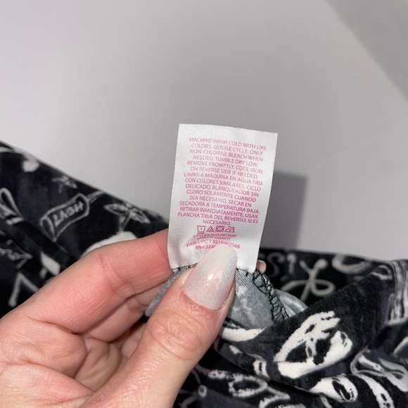 NO BOUNDARIES Super Soft Tank and Capri Leggings L Bundle NWOT - Picture 13 of 14